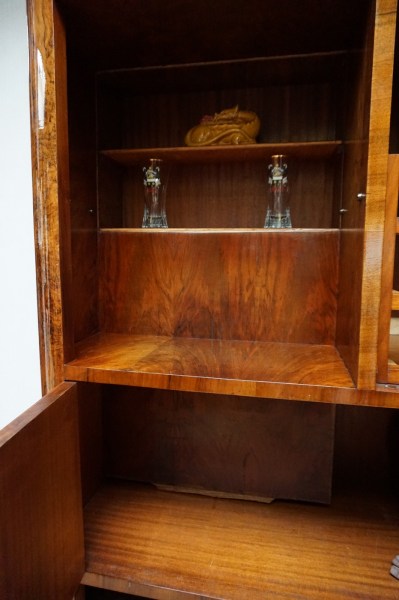 Jindrich-Halabala bauhaus art deco-display-cocktail-cabinet-secret-vitrinekast-boekenkast-cocktailkastkast-geheim-01